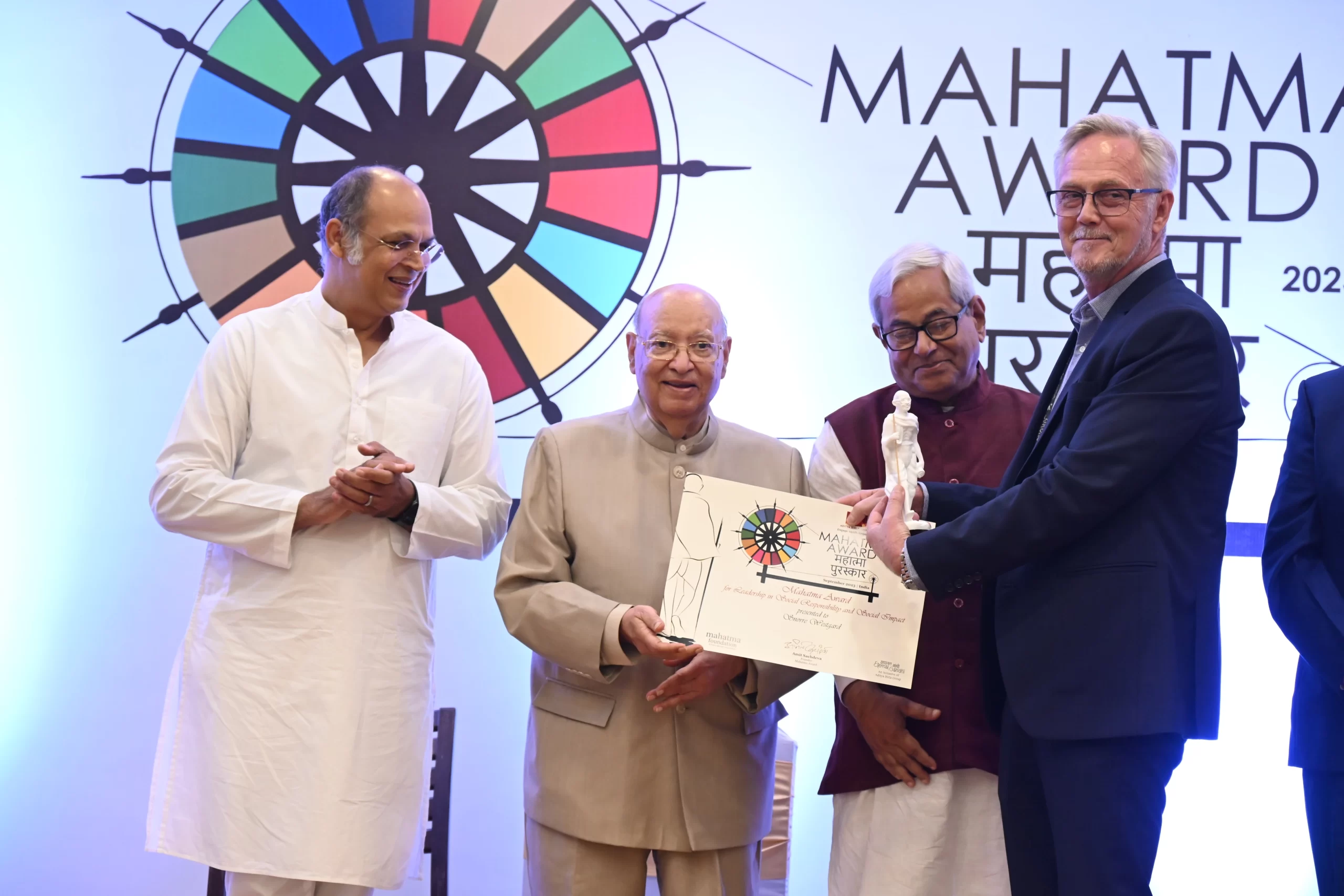 Mahatma Award for Leadership in Social Responsibility and Social Impact for HPPI’s CEO