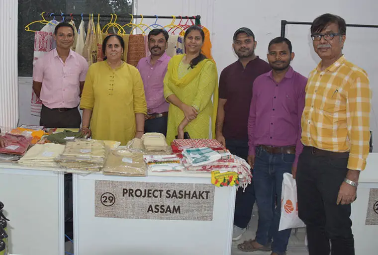 Project Sashakt Showcases Artisanal Handloom at Monsoon Mélange